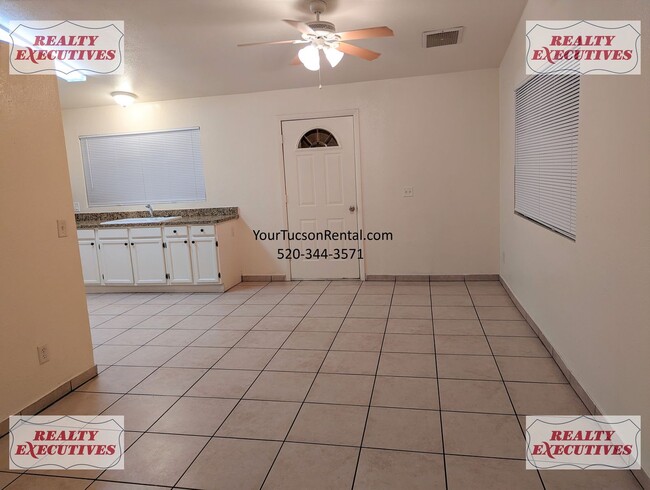 Photo - 3/1 with AC and a garage in Midvale Park N...