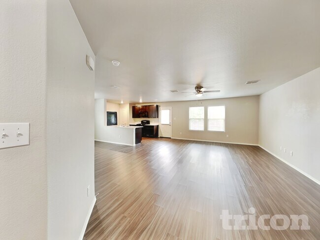 Photo - 5693 McClelland St