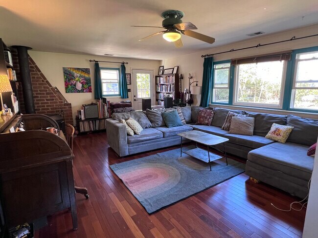 Photo - 5010 Quebec St