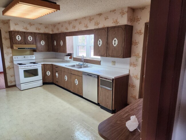 Photo - 6911 Hickory View Ln