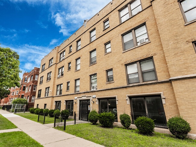 Building Photo - 6949 S Paxton Ave Unit 3E Rental