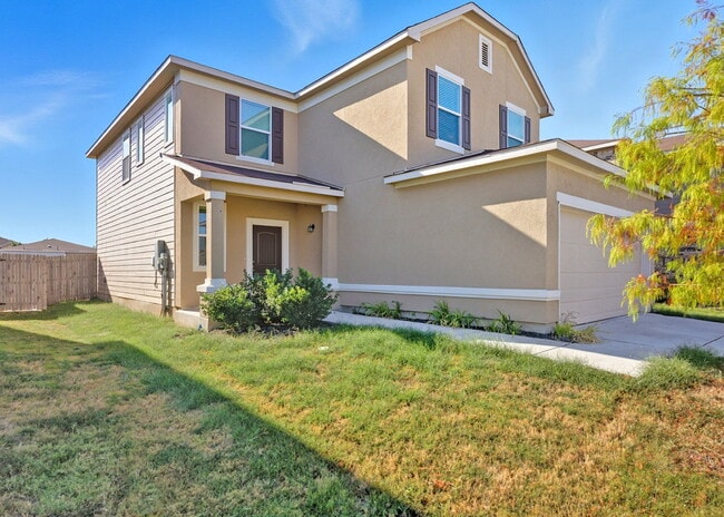 Building Photo - This spacious 4-bed/3-bath two-story rental is a gem waiting for you!
