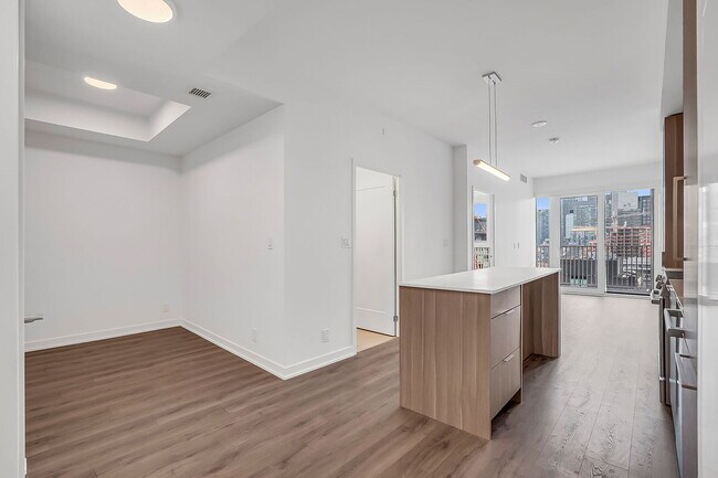 Photo - 88 Bathurst St