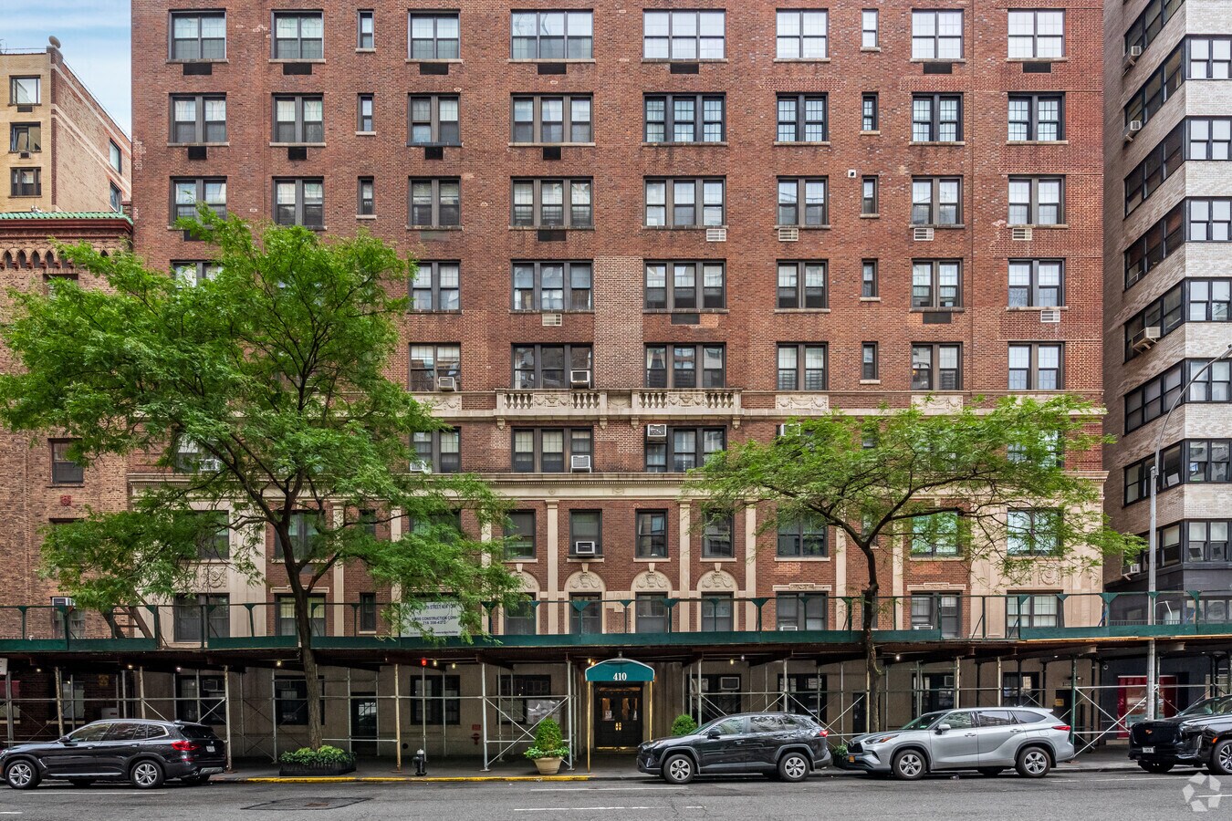 Photo - 410 E 57th St