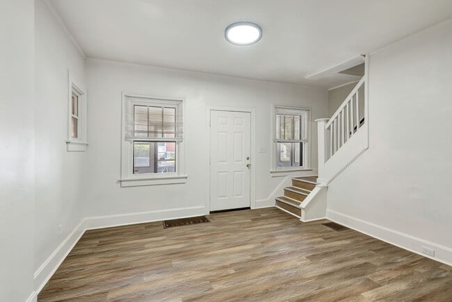 Photo - 2231 Flora St