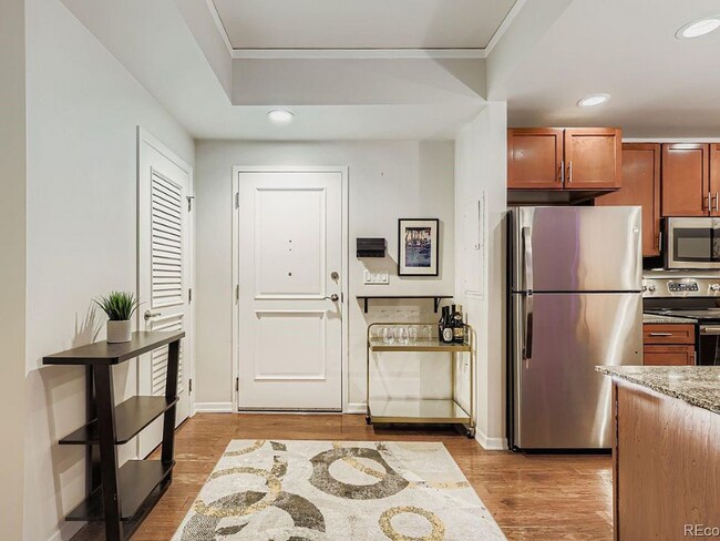 Photo - 1975 N Grant St Unidad 12