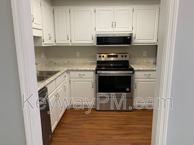 Photo - 18 Fowkewood Ct