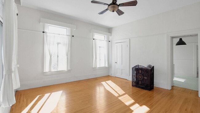 Photo - 3014 Encinal Ave Unidad 3014 Encinal Ave #3 - LU