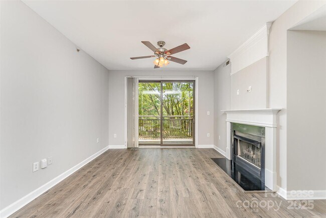 Photo - 718 W Trade St Unit 314