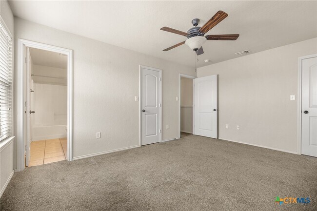 570 Creekside Cir