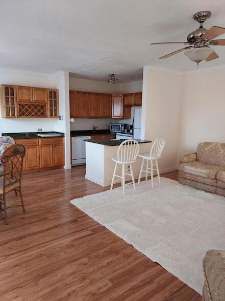 Building Photo - 261 Coventry K Unit 261
