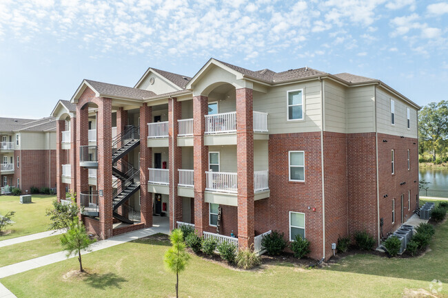 Building Photo - The Trails at Madison Rental