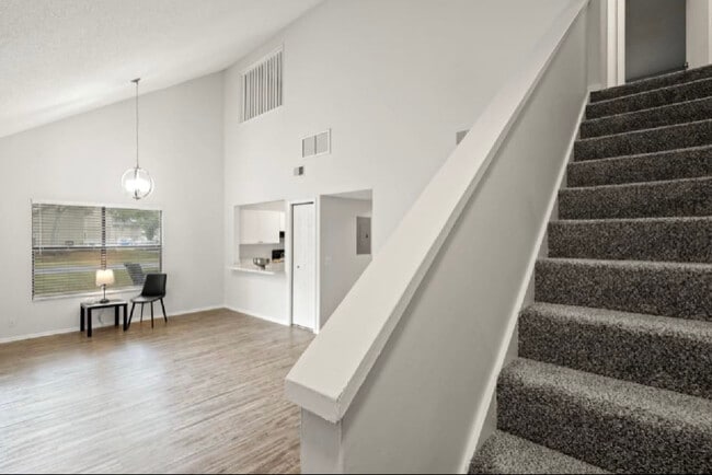 Photo - 2550 W Bird St