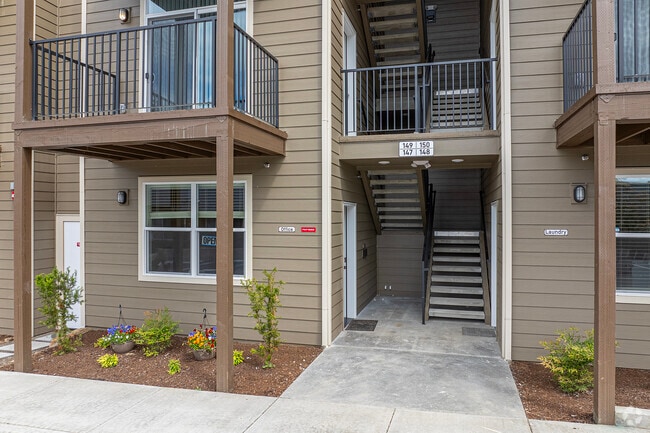 Building Photo - Cedar Square Rental