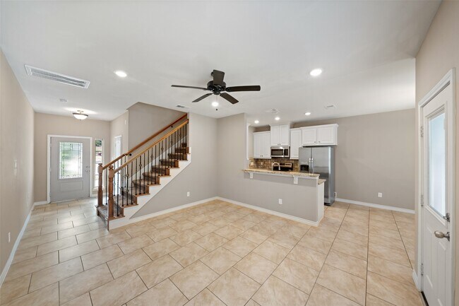 Photo - 1413 E April Villa Unit B