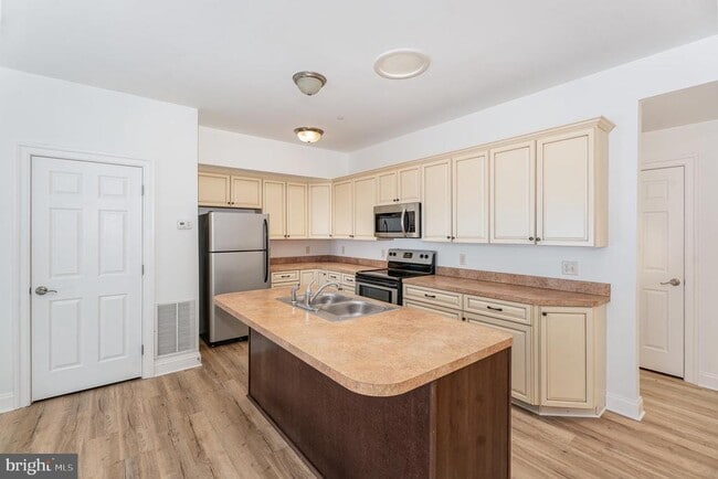 Photo - 105 High Pointe Dr