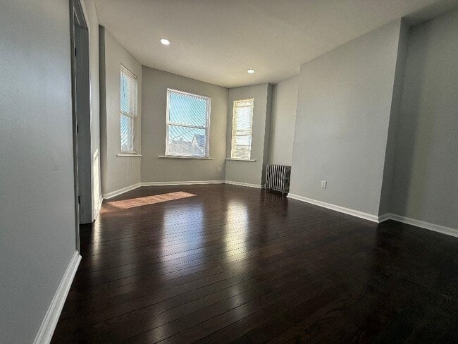 Photo - 125 W 3rd St Unit 2