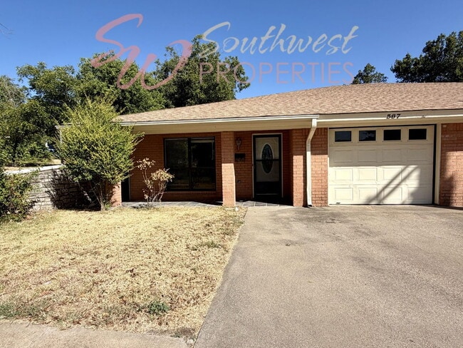 Building Photo - 2 bedroom 2 bath well maintained home close to city park!