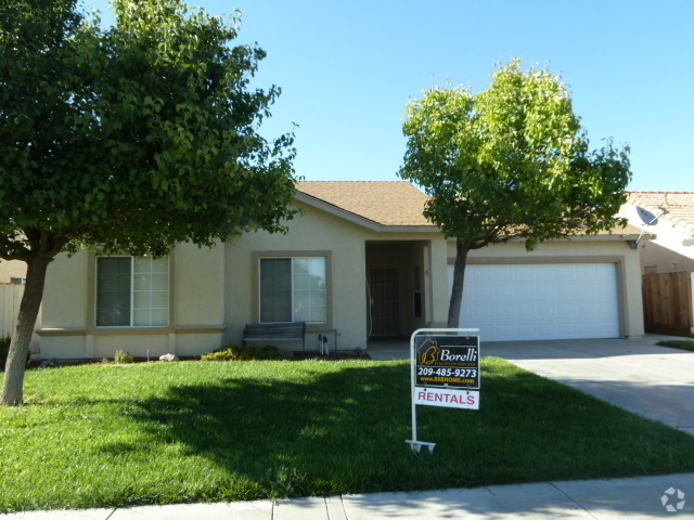 Building Photo - Cozy 3 Bedroom 2 Bath Home!