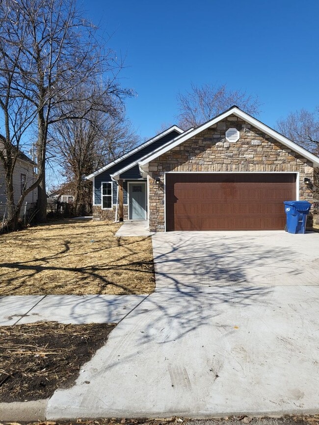 Photo - 3 bedroom, 2 bath house in Webb City!