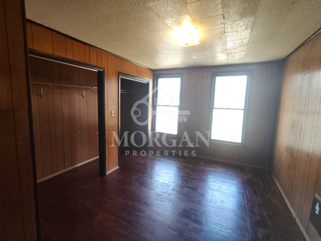 Building Photo - 902 S Anderson St Unit 2