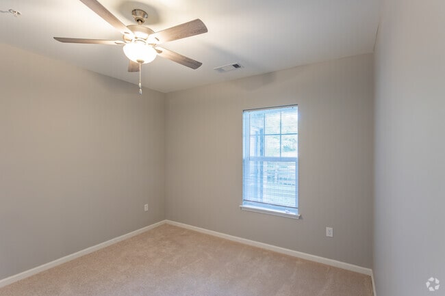 2BR, 2BA - 926SF - Secondary Bedroom