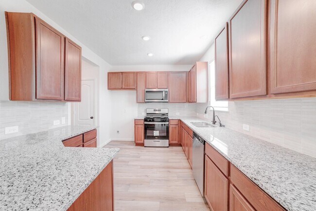 Photo - 9307 Central Pl