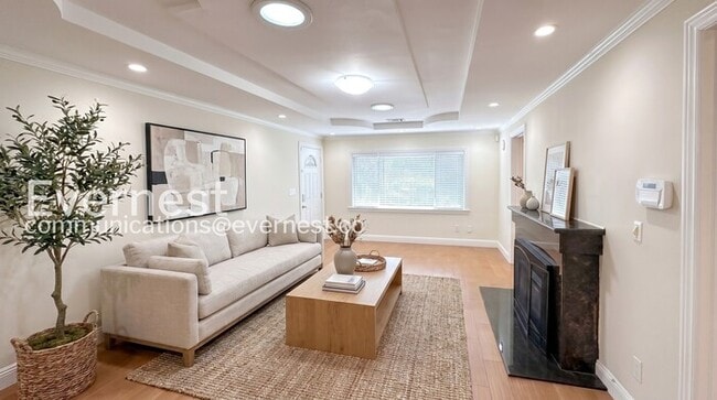 Photo - 1111 Madera Ave