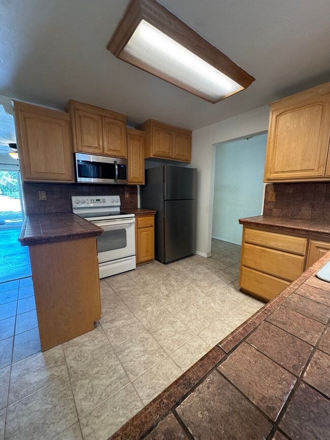 Photo - SIZEABLE 3 BED 2 BATH HOME IN THE STARLIGHT SUBDIVISION