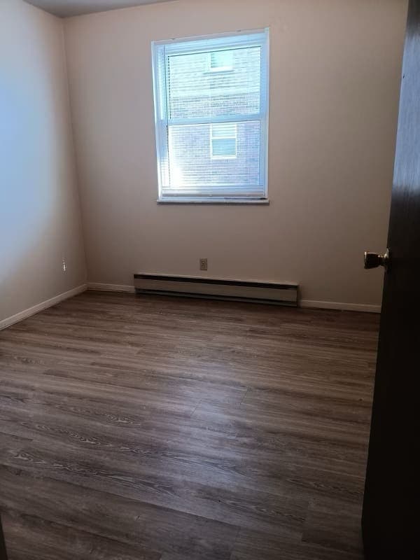 Photo - 675 Portis St