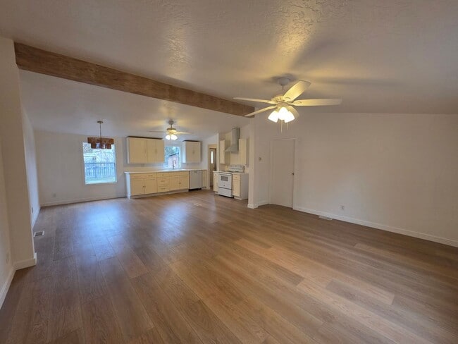 Photo - 32721 10th Ave