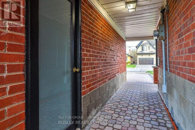 Photo - 136 Regina Ave