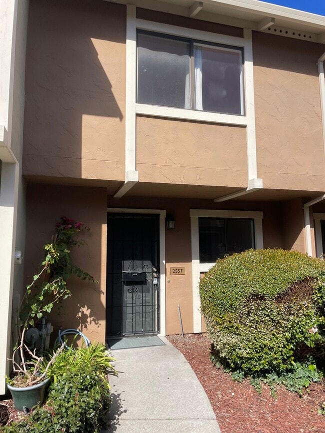 2 Bedroom 1.5 bath Townhome! - 2 Bedroom 1.5 bath Townhome!