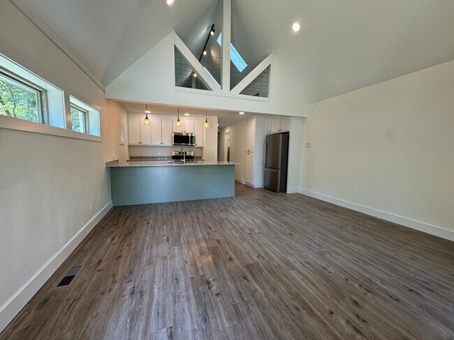 Photo - 1111 S Ray Ave