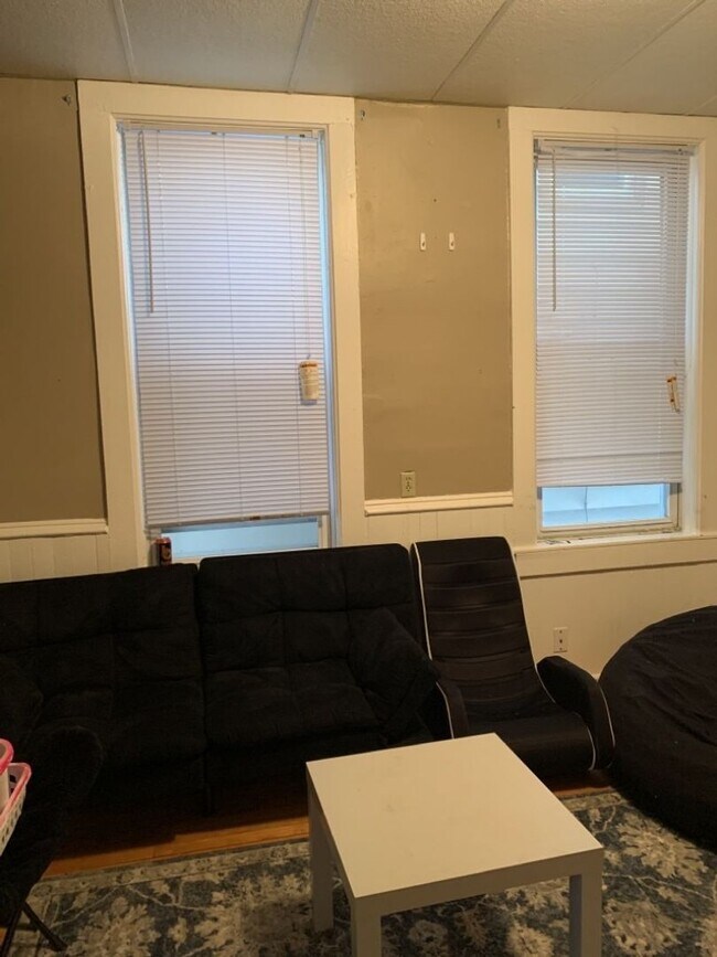 Photo - 830 E 6th St Unidad # 2