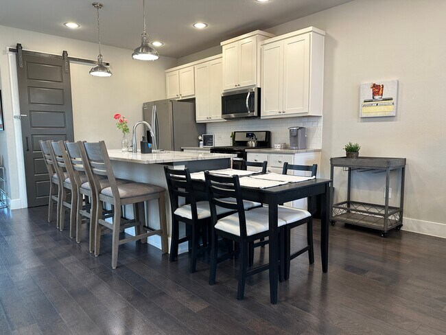 Photo - 509 Elmhurst Ave