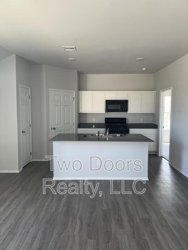 Photo - 1009 Ichabod Cir
