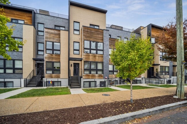 Building Photo - 2724 12th St NE Rental