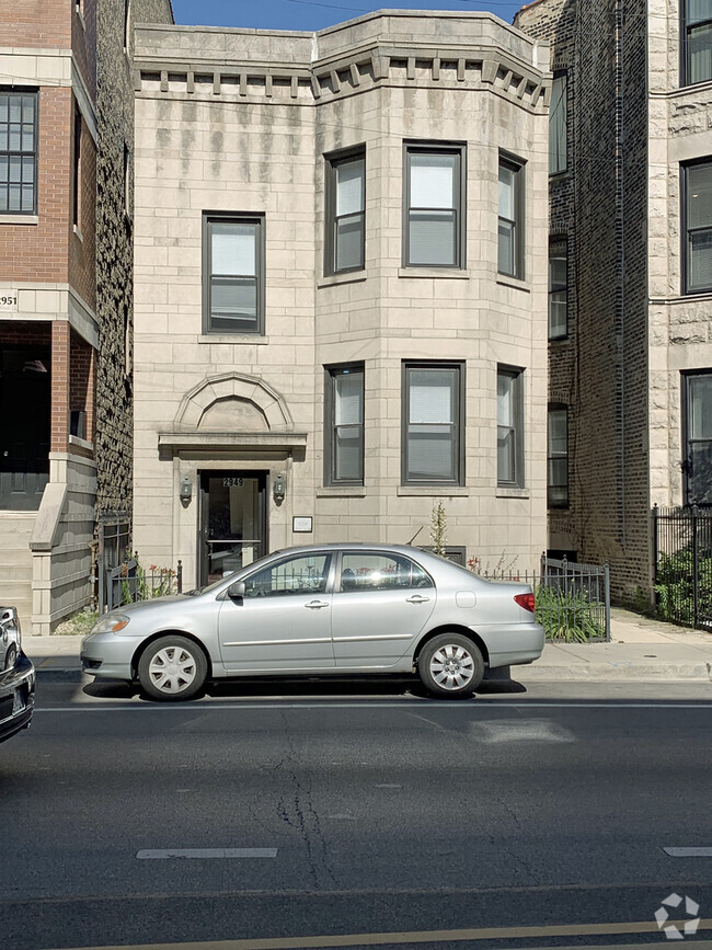 Building Photo - 2949 N Halsted St Rental