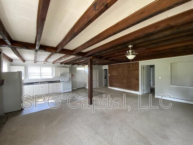 Photo - 130 S Main St