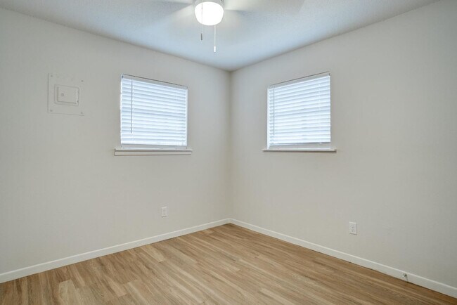 Photo - 226 Hickory St