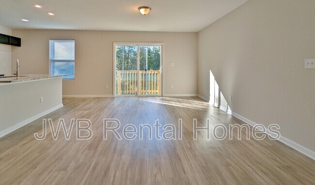 Photo - 8536 Maple St