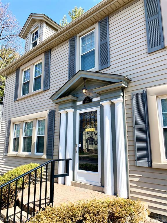 Photo - 156 N Worth St Unit 2S