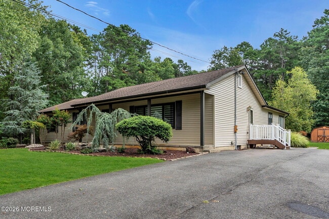 Photo - 819 Harmony Rd