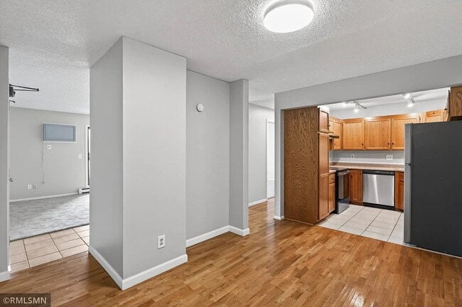 Photo - 400 Shelard Pkwy Unidad 203