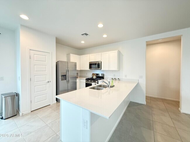 38114 N Front Runner Ln