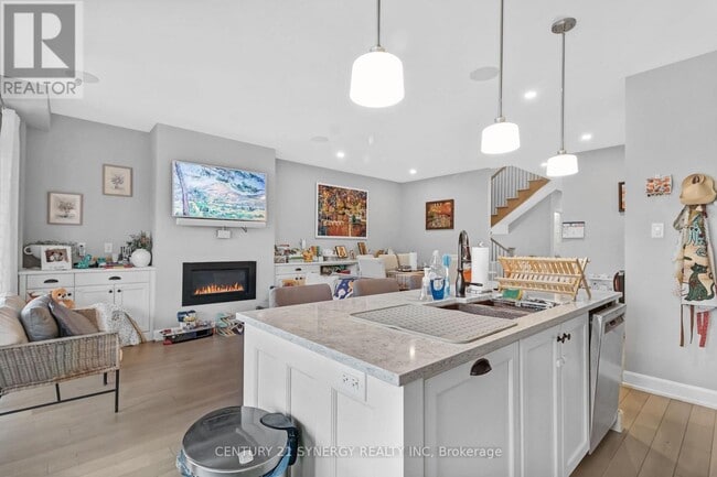 Photo - 143 Clegg St