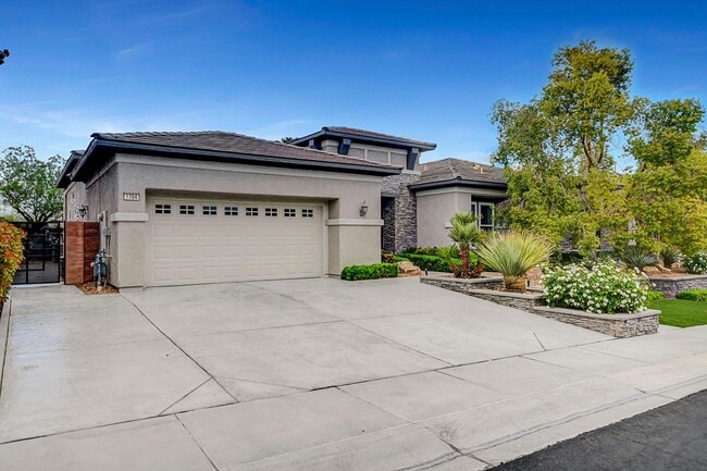 Photo - Elegant Custom Home in Guard-Gated MacDonald Ranch!