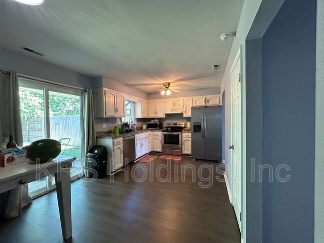 Photo - 1652 Fairfax Dr