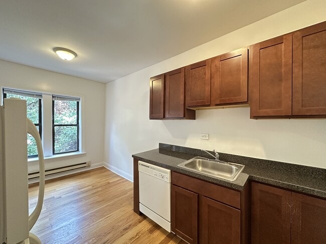 3748 N Fremont St Unit E3